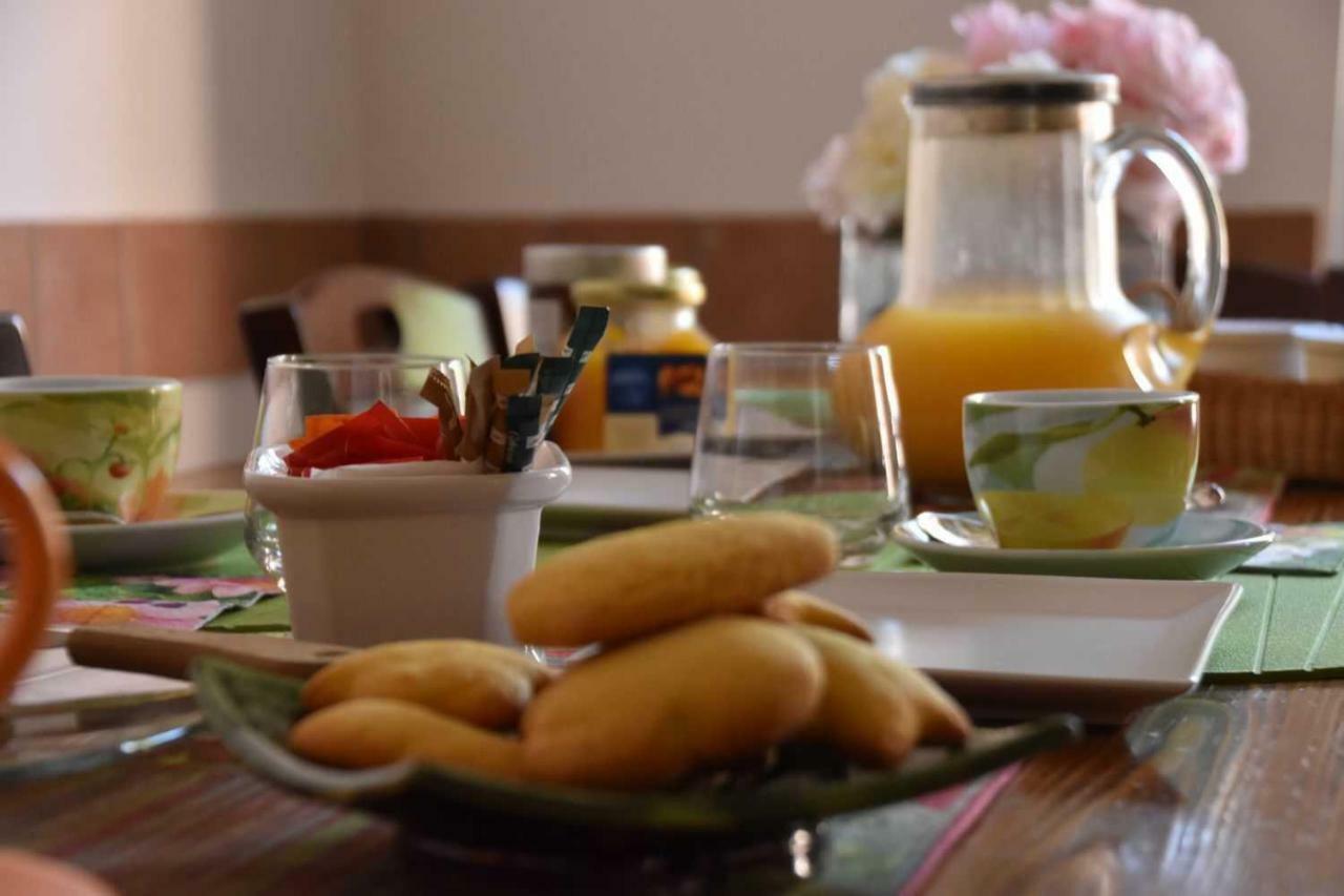 Il Giardino Di Viola Bed & Breakfast เชจลีเมสซาปิกา ภายนอก รูปภาพ